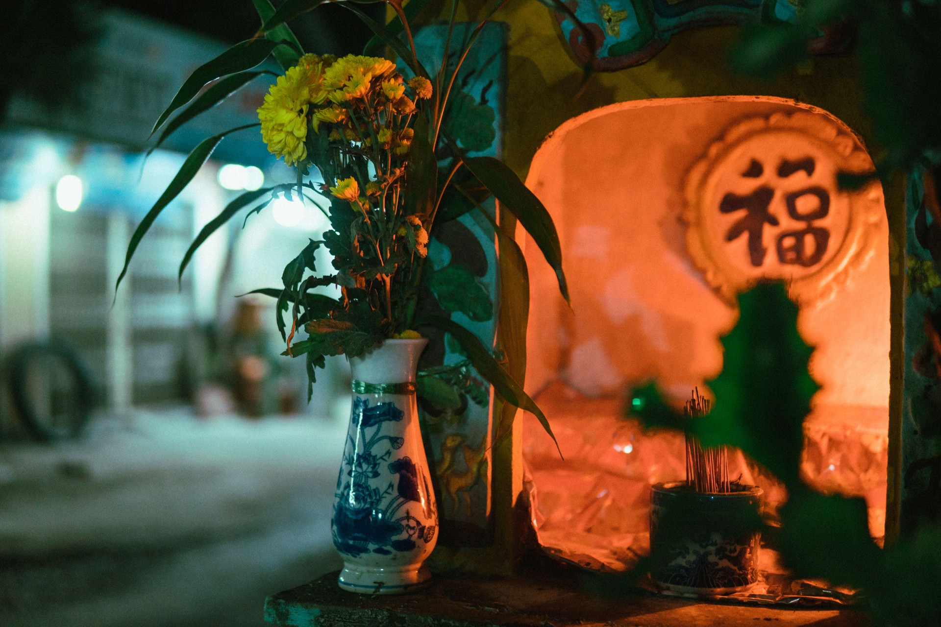 Taoist chapel on the street corner